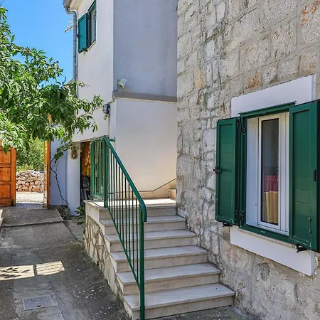 Borak Iii アパート