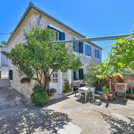 Stunning In With Wifi Apartment